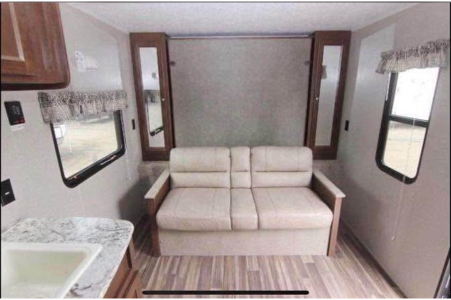 Bayani 's Keystone Hideout Travel Trailer