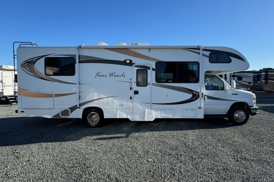 EMU’s EXCITING 28’ FOUR WINDZ