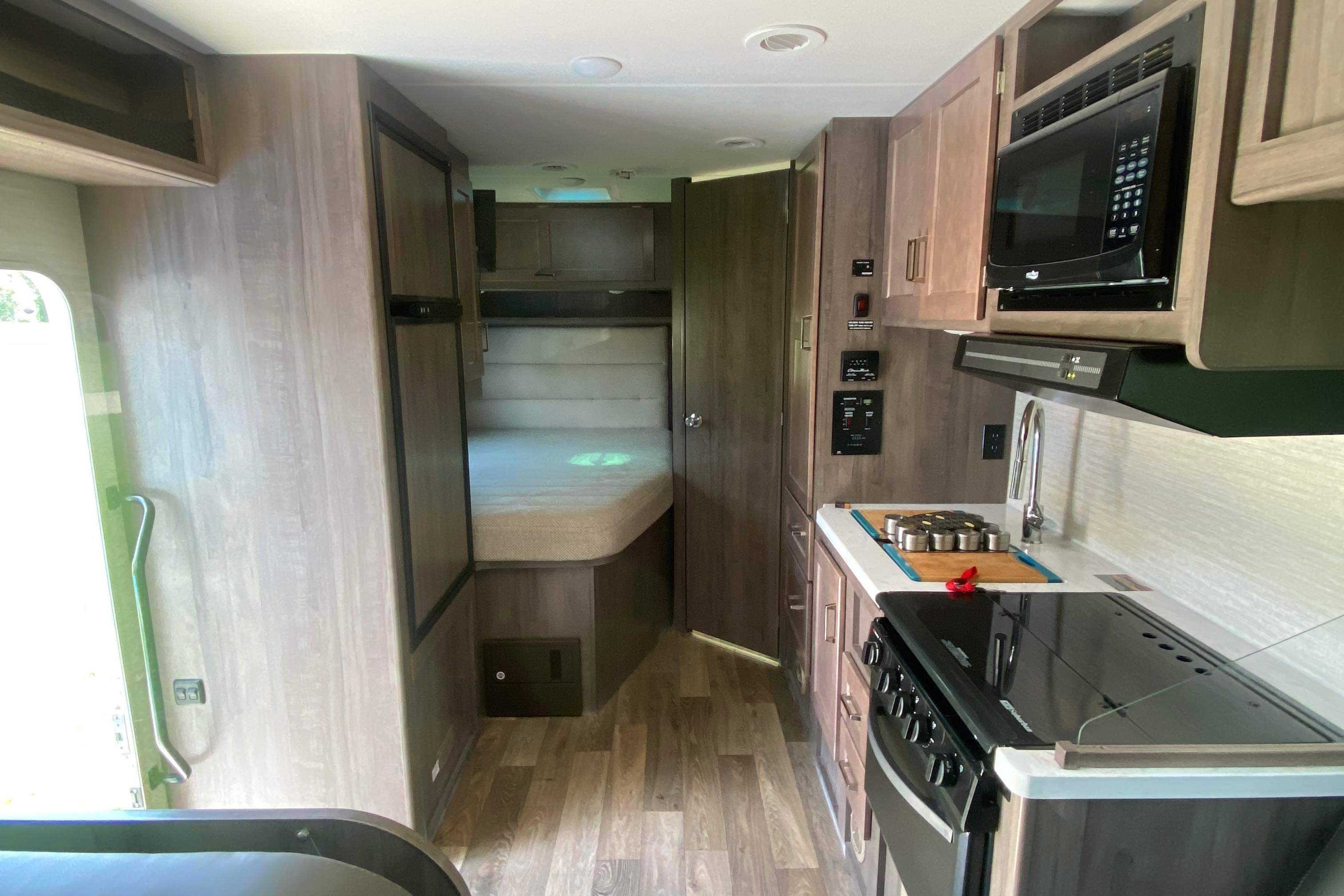 Jacques' Winnebago Minnie Winnie 25b 2020