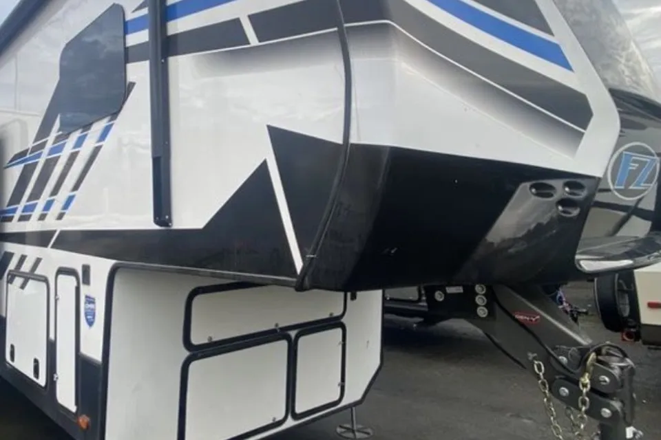 Omar's Keystone 419 gooseneck