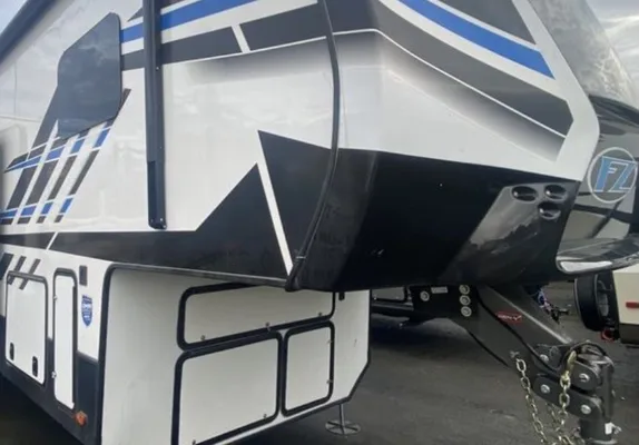 Omar's Keystone 419 gooseneck