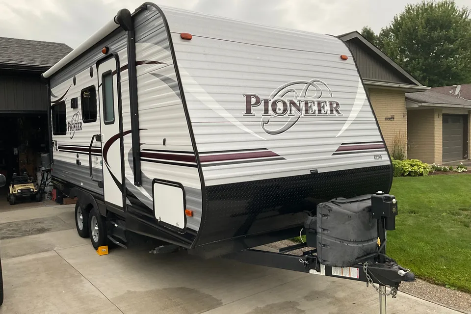 Barry's Heartland Pioneer RD 190 Travel Trailer