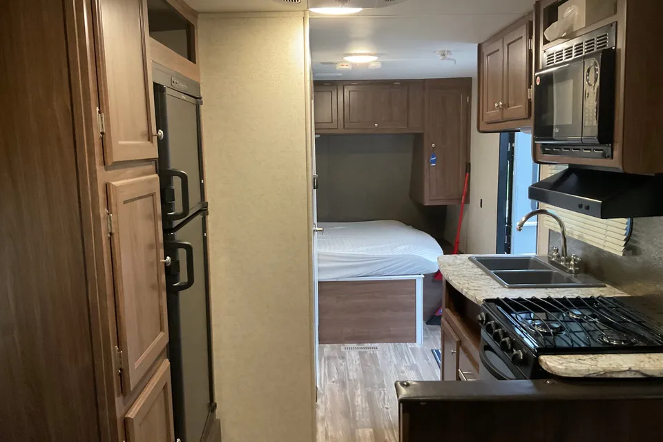 Barry's Heartland Pioneer RD 190 Travel Trailer