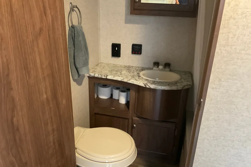 Barry's Heartland Pioneer RD 190 Travel Trailer