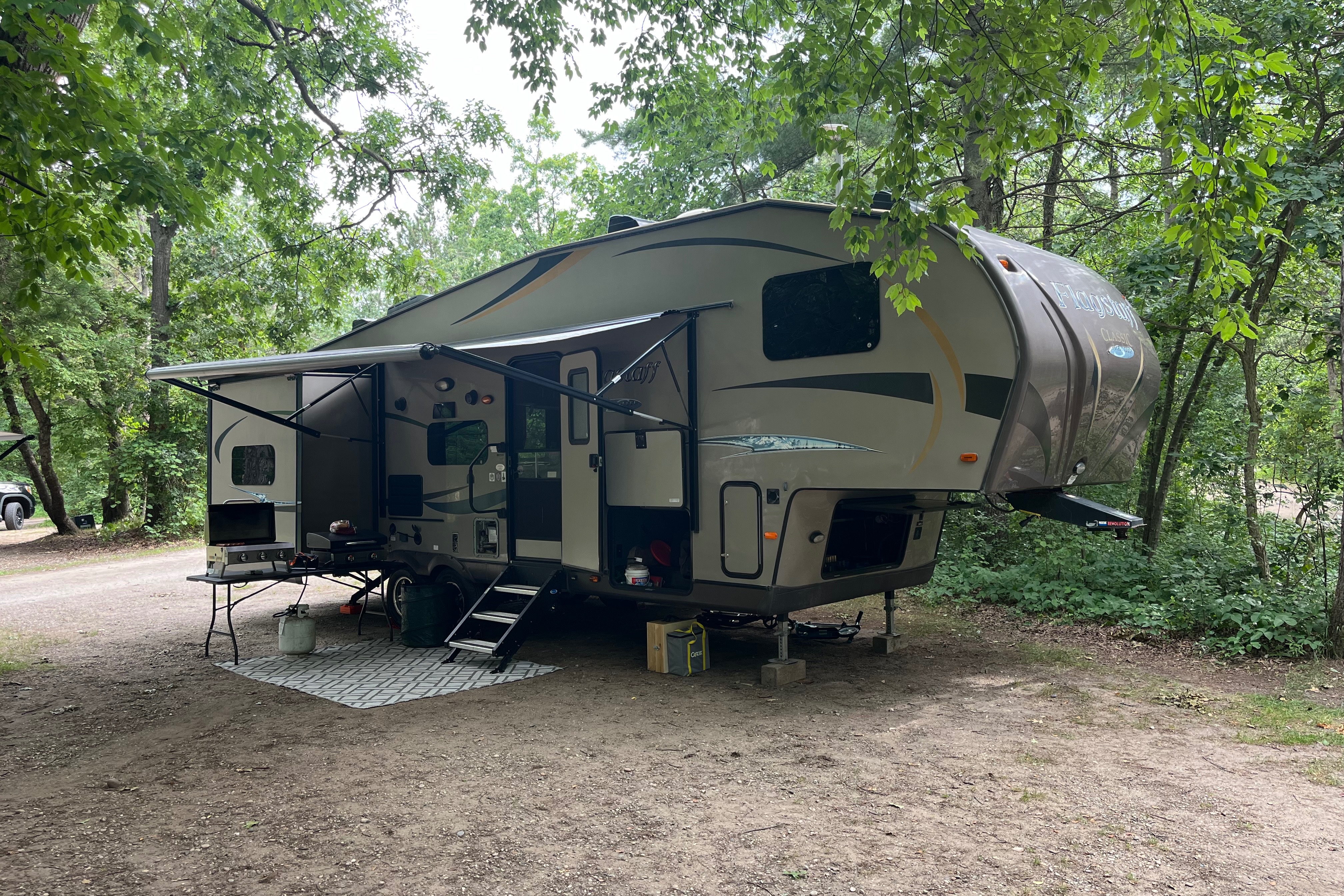 Marc's Flagstaff BHWS28 Fifth Wheel