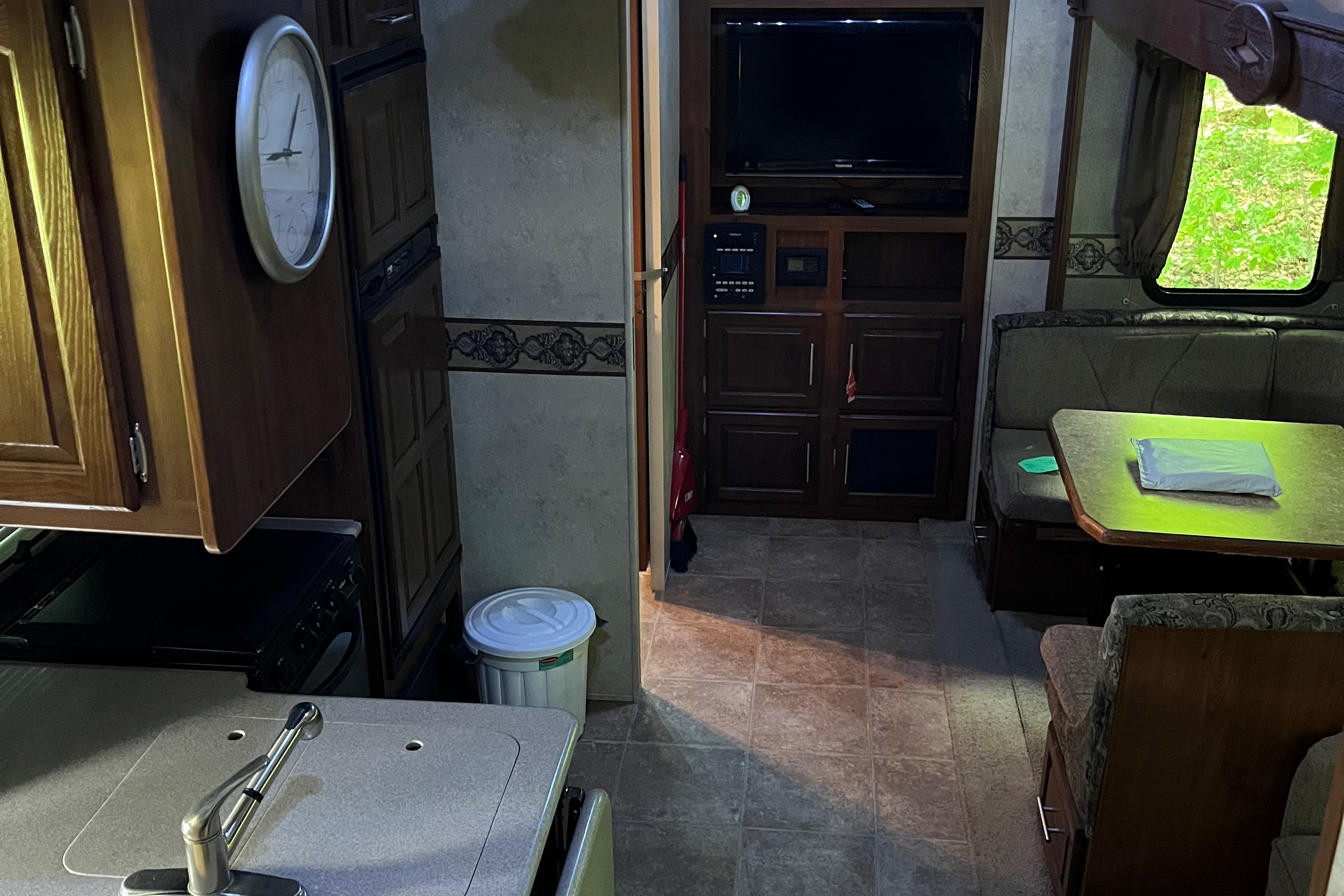 Marc's Flagstaff BHWS28 Fifth Wheel