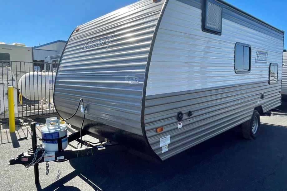 Yamil's Coleman Lantern lt Travel Trailer