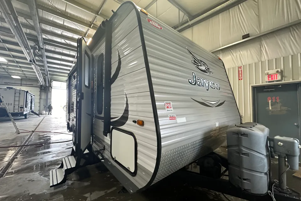 EM Jay flight 23 MBH Travel Trailer