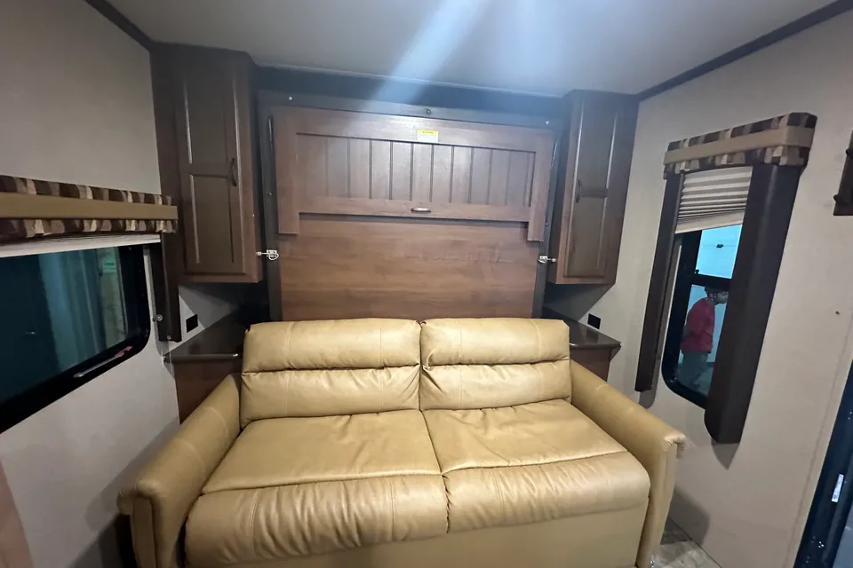 EM Jay flight 23 MBH Travel Trailer