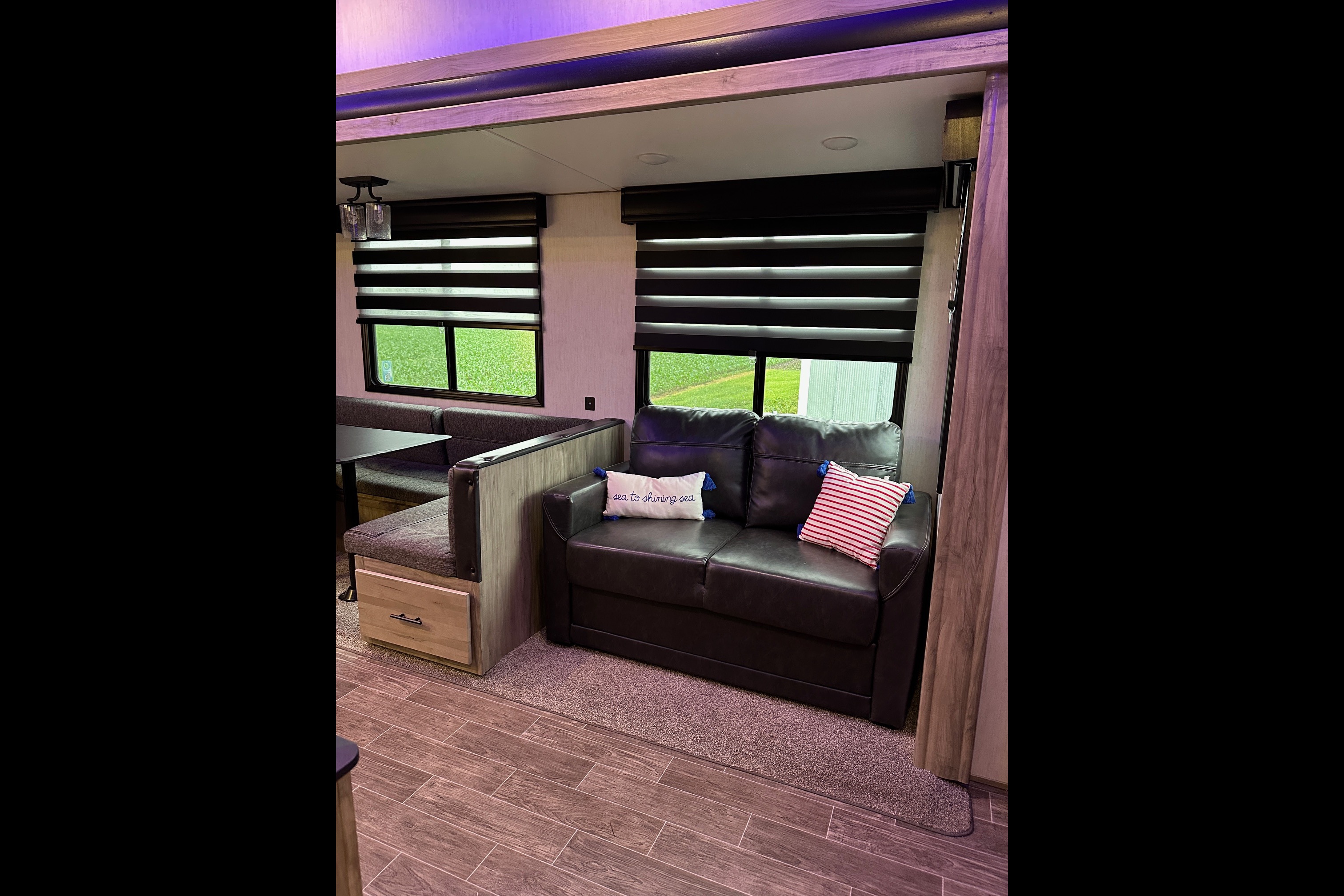 2021 Arctic Wolf 287BH Fifth Wheel, Sleeps up to 10!