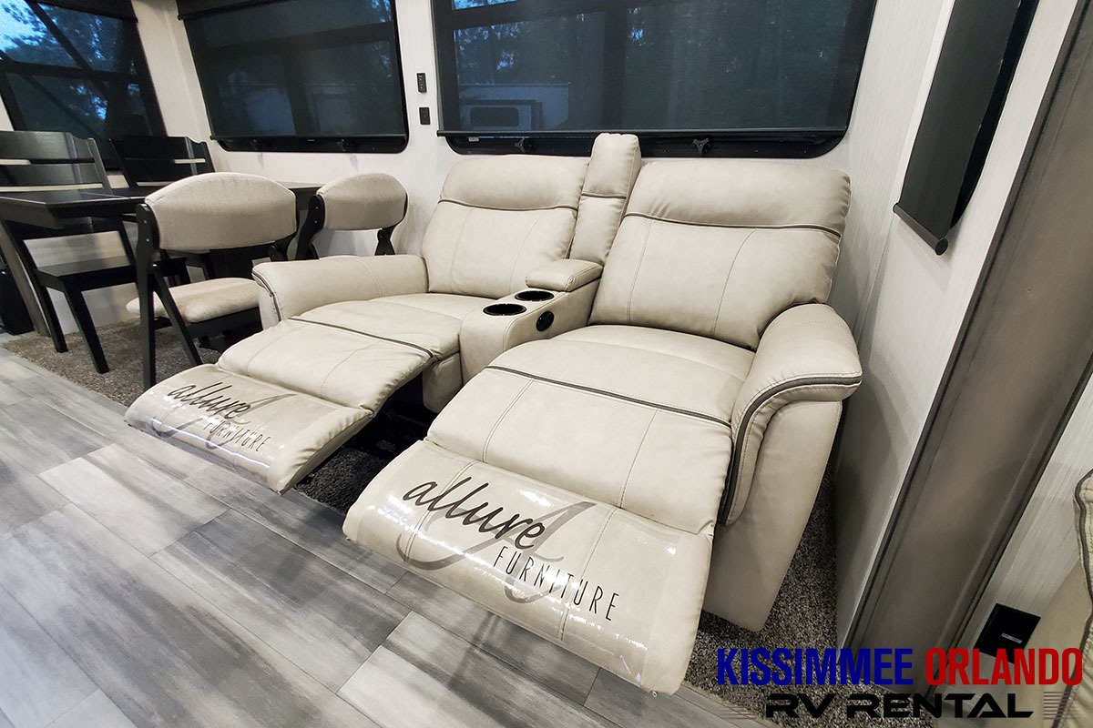 NEW 43' LUXURY 2 BEDROOM FIFTH WHEEL - SLEEPS 8