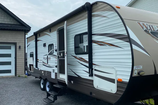 Eric's Forest River Wildwood Travel Trailer