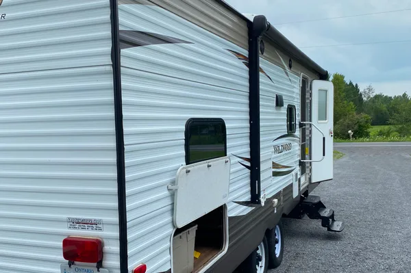 Eric's Forest River Wildwood Travel Trailer