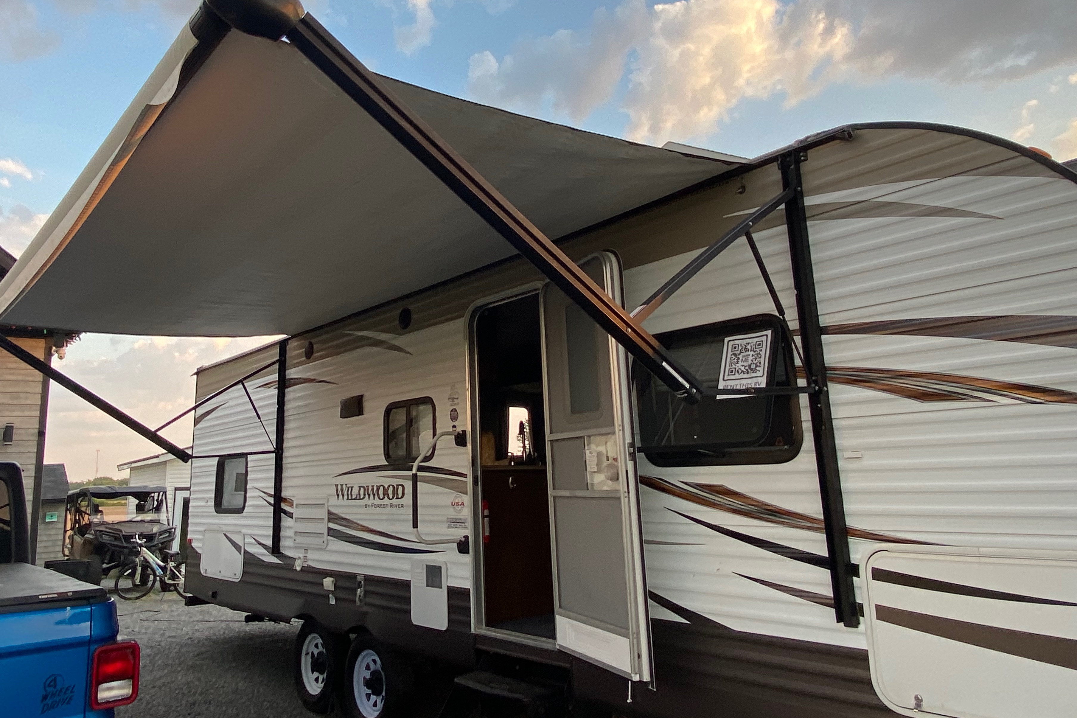 Eric's Forest River Wildwood Travel Trailer