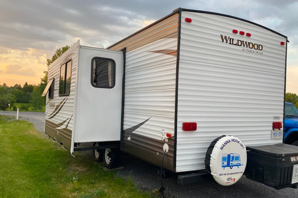 Eric's Forest River Wildwood Travel Trailer