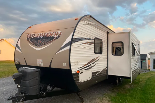 Eric's Forest River Wildwood Travel Trailer