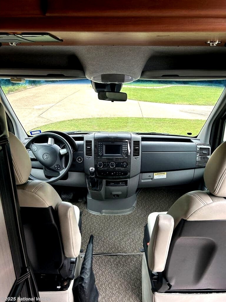 16-18mpg Fun, Premium M-BENZ Roadtrek CS Adventurous Class B