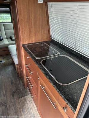 16-18mpg Fun, Premium M-BENZ Roadtrek CS Adventurous Class B