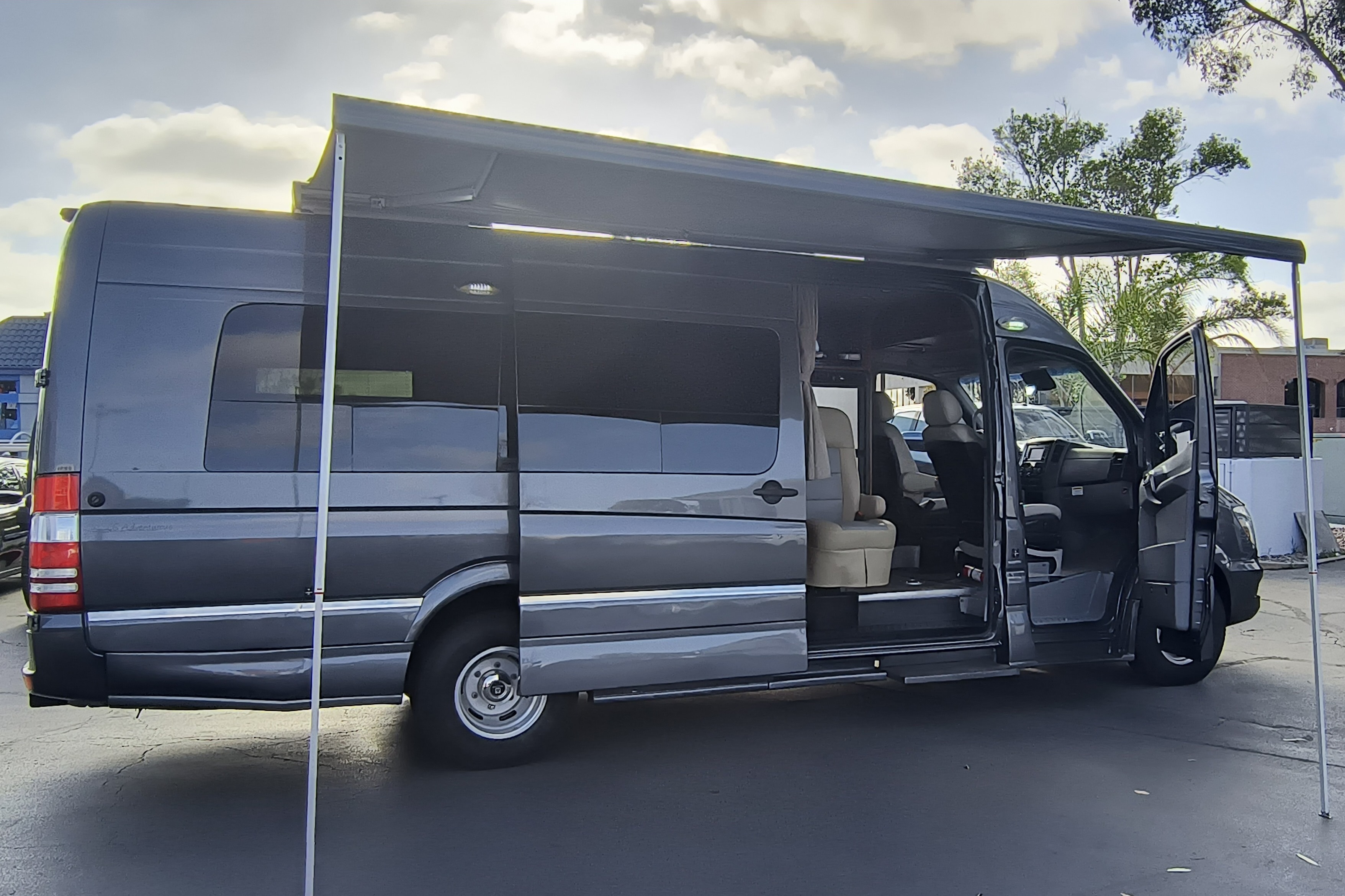 16-18mpg Fun, Premium M-BENZ Roadtrek CS Adventurous Class B