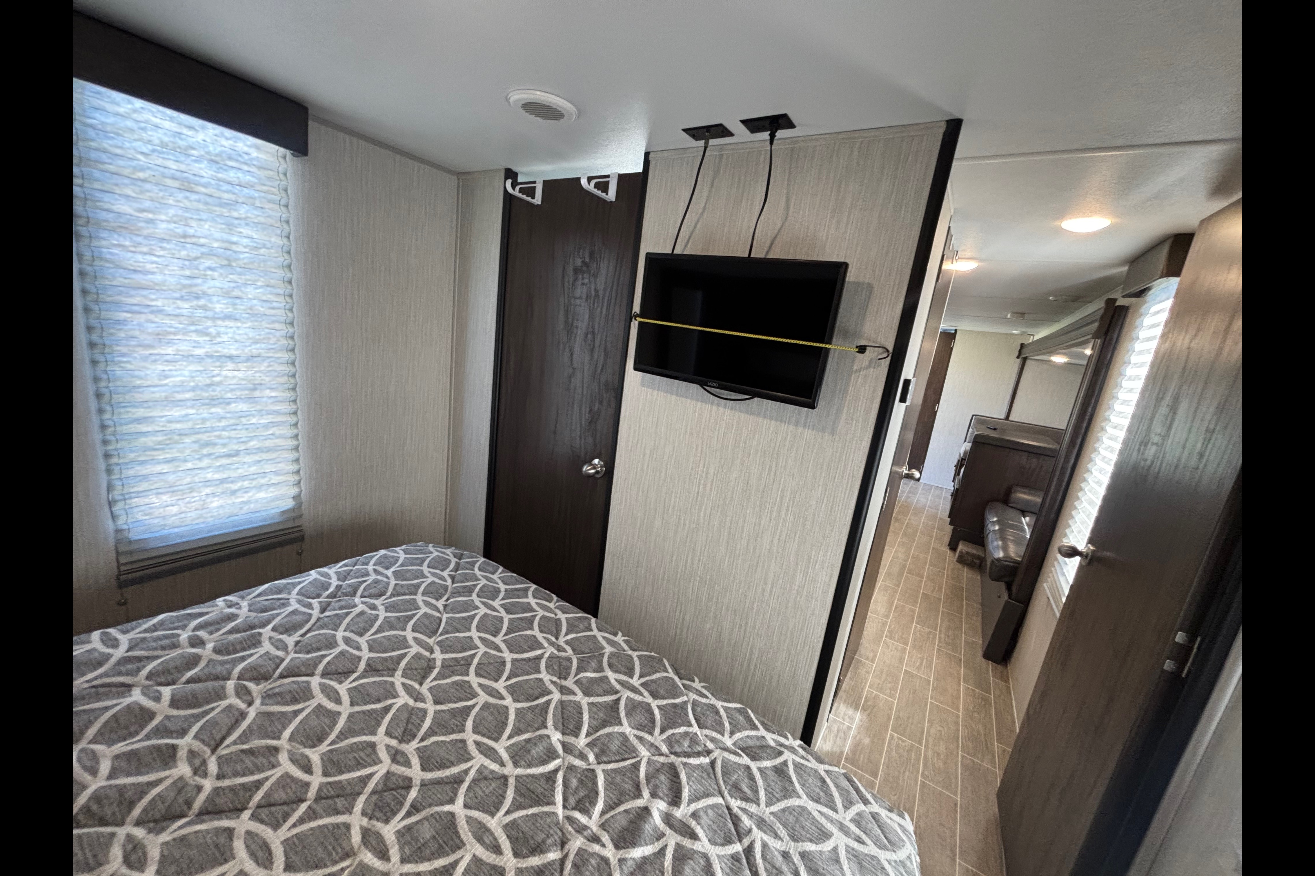 36FT Bunkhouse!