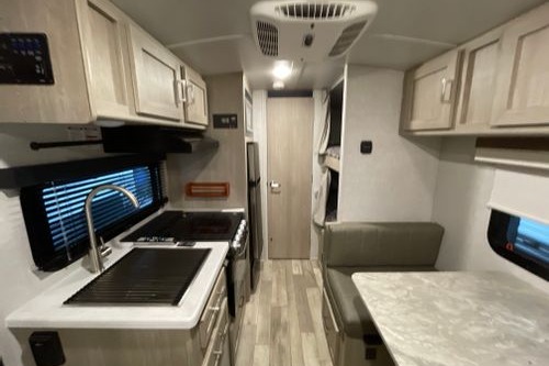 Raymond's Geo Pro Rockwood 19BH Travel Trailer