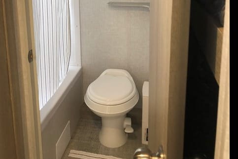 Raymond's Geo Pro Rockwood 19BH Travel Trailer