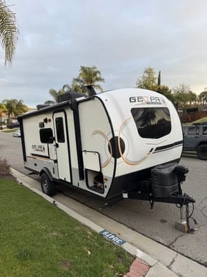 Raymond's Geo Pro Rockwood 19BH Travel Trailer