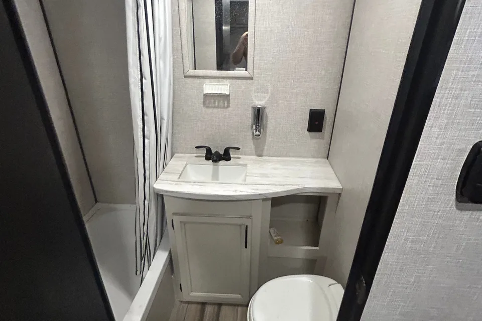 Eric's Highland Ridge RV 180 BHS Travel Trailer Travel Trailer