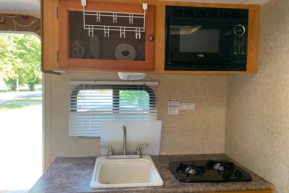 Amir’sEscape Trailer Industries E196s Travel Trailer
