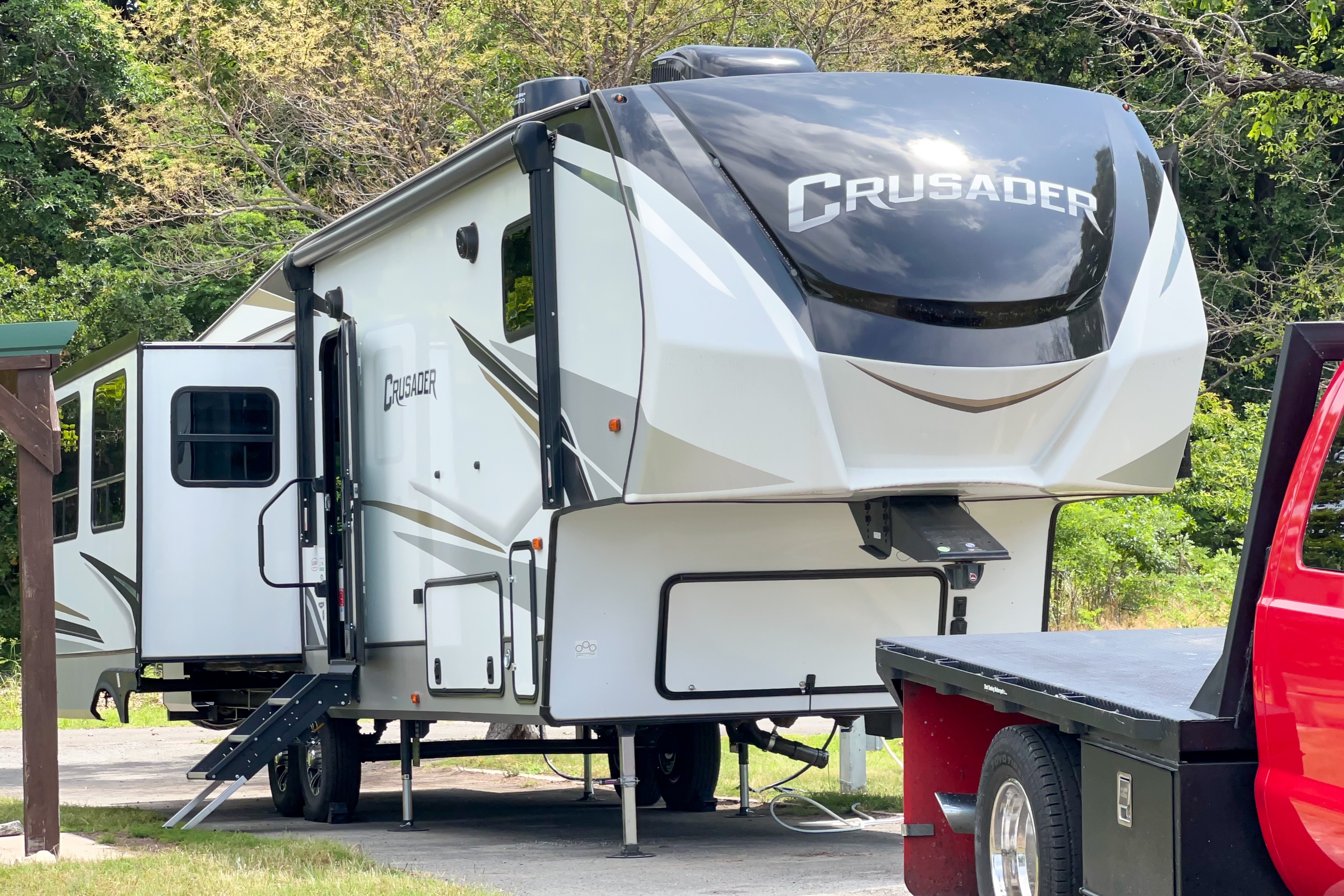 NEW & Fully Stocked Crusader! Spacious 3 Bed Bunkhouse, Sleeps 7, Family Friendly. 