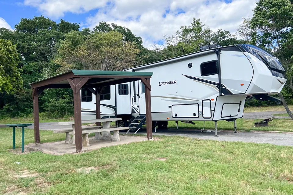 NEW & Fully Stocked Crusader! Spacious 3 Bed Bunkhouse, Sleeps 7, Family Friendly.