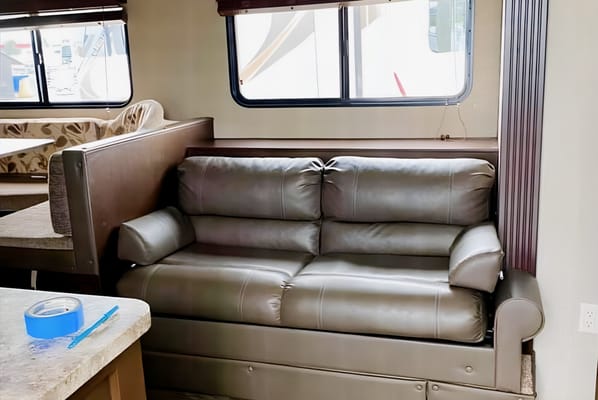 Cariboo Grey Wolf Bunk Adventure