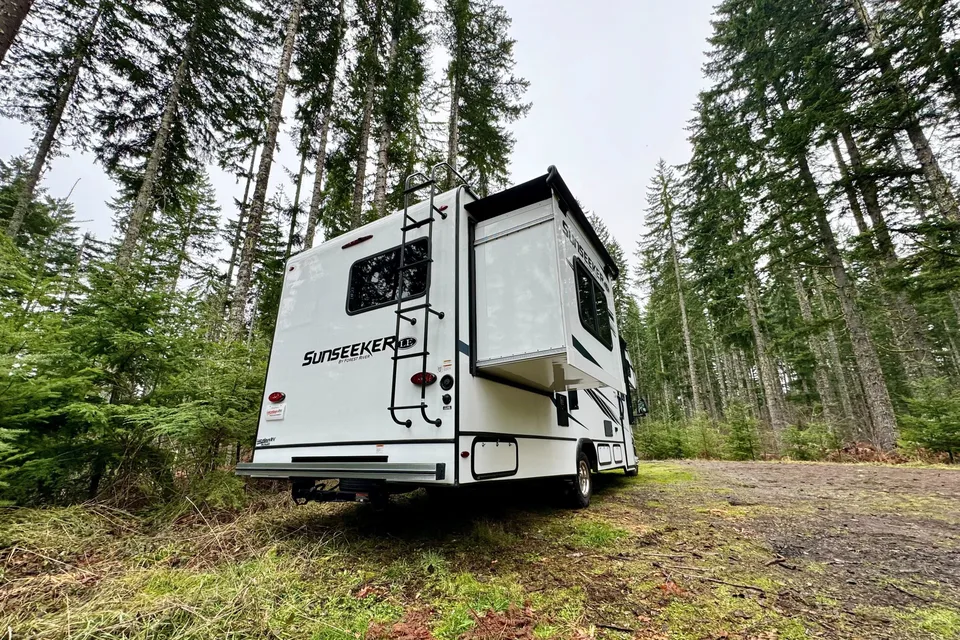 Clean and Comfortable 2023 Forest River Sunseeker LE