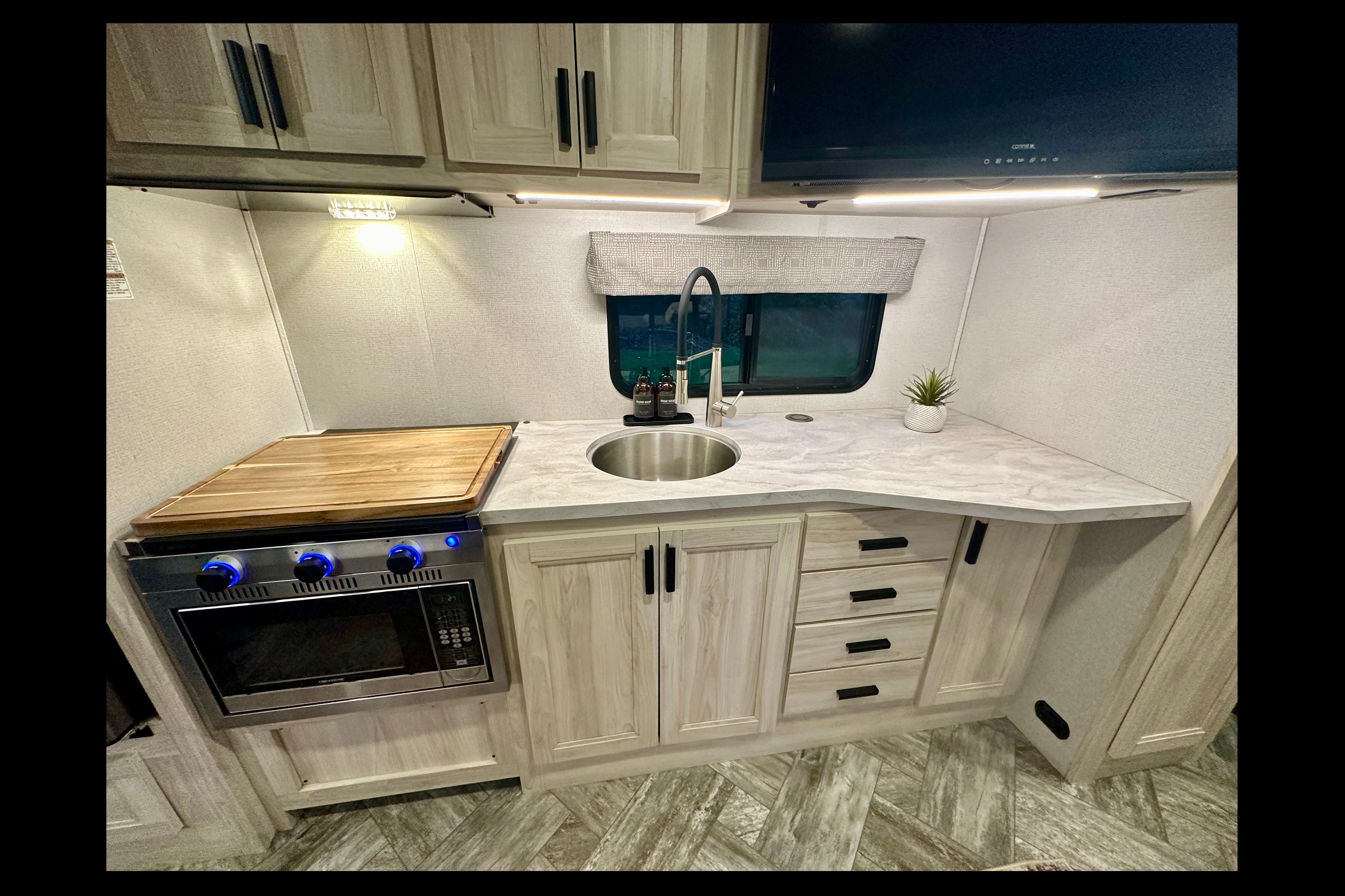 Clean and Comfortable 2023 Forest River Sunseeker LE