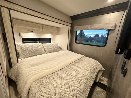 Clean and Comfortable 2023 Forest River Sunseeker LE