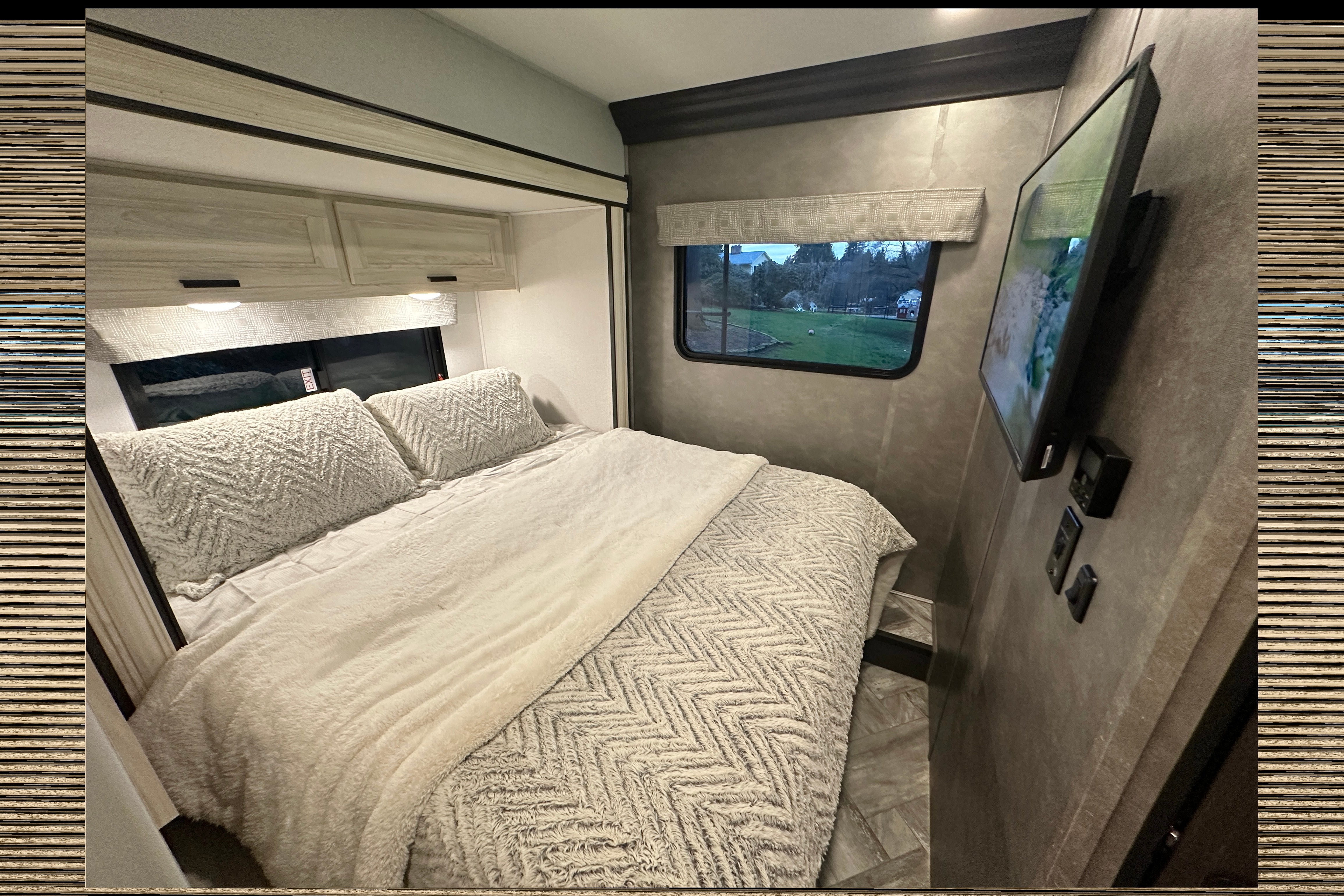 Clean and Comfortable 2023 Forest River Sunseeker LE