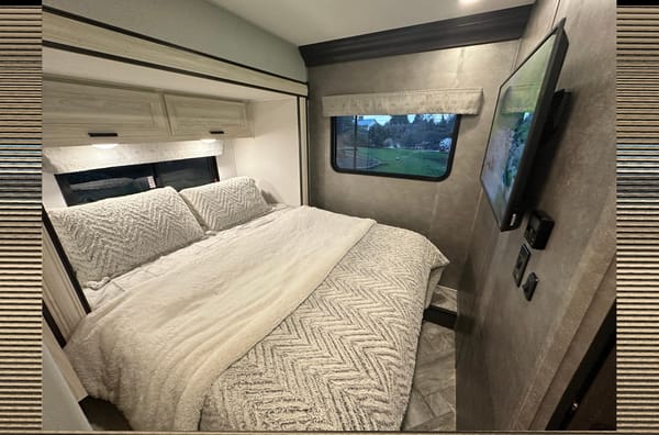 Clean and Comfortable 2023 Forest River Sunseeker LE