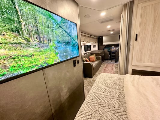 Clean and Comfortable 2023 Forest River Sunseeker LE