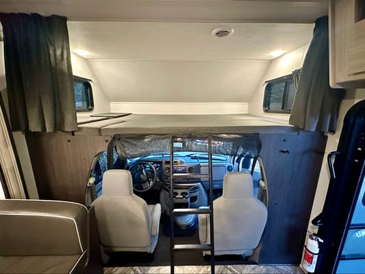 Clean and Comfortable 2023 Forest River Sunseeker LE