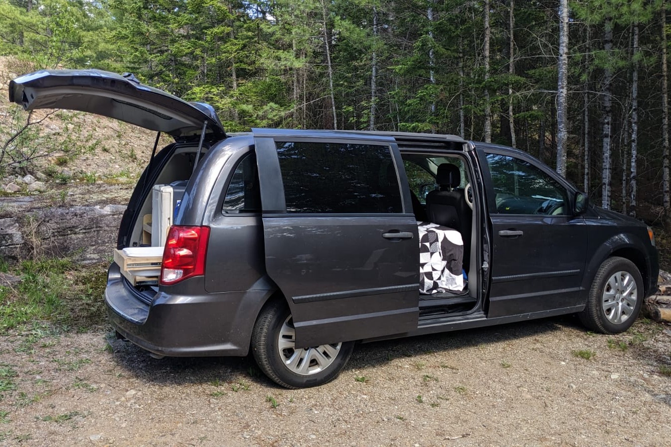 Dédéneige, notre dodge caravan aménagée ! Partez a l'aventure !