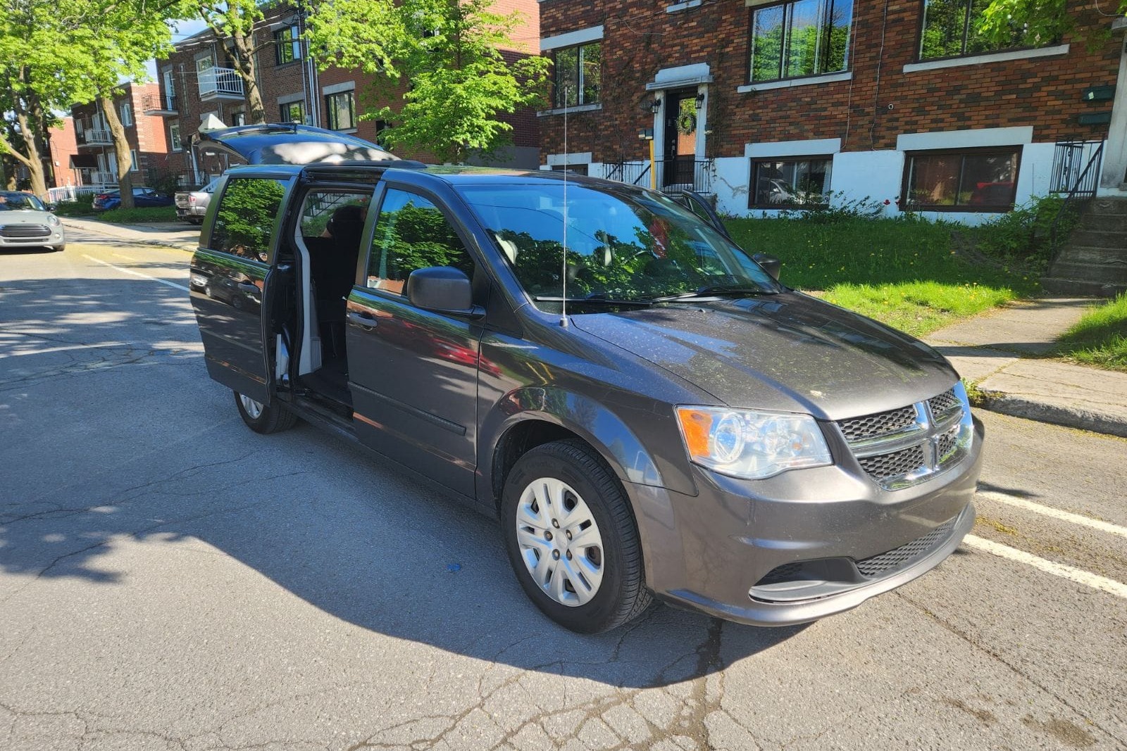 Dédéneige, notre dodge caravan aménagée ! Partez a l'aventure !