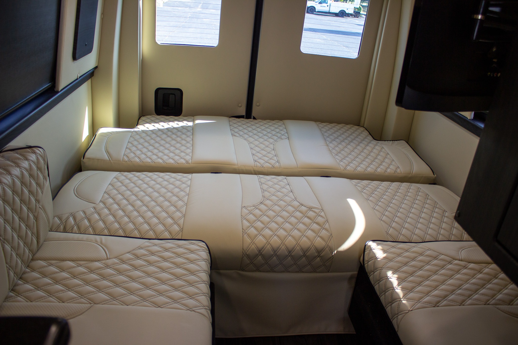 Entourage Elite: Your Ultimate Road Trip Companion!