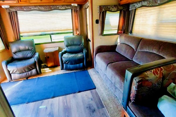 THIS IS LIVING - LINDA & GEORGE'S HOME AWAY FROM HOME