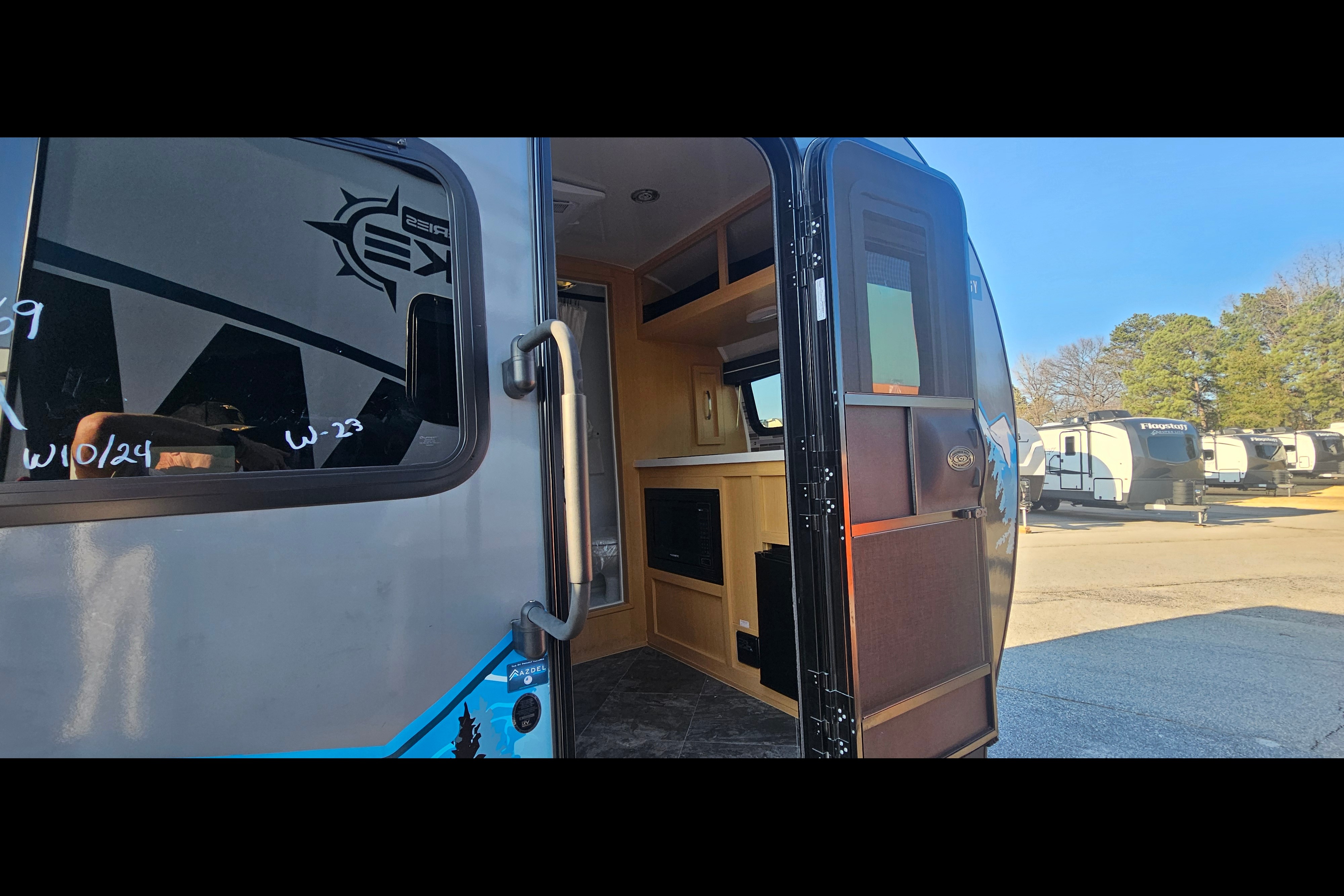 Clayton's Modern Buggy BB12 Travel Trailer