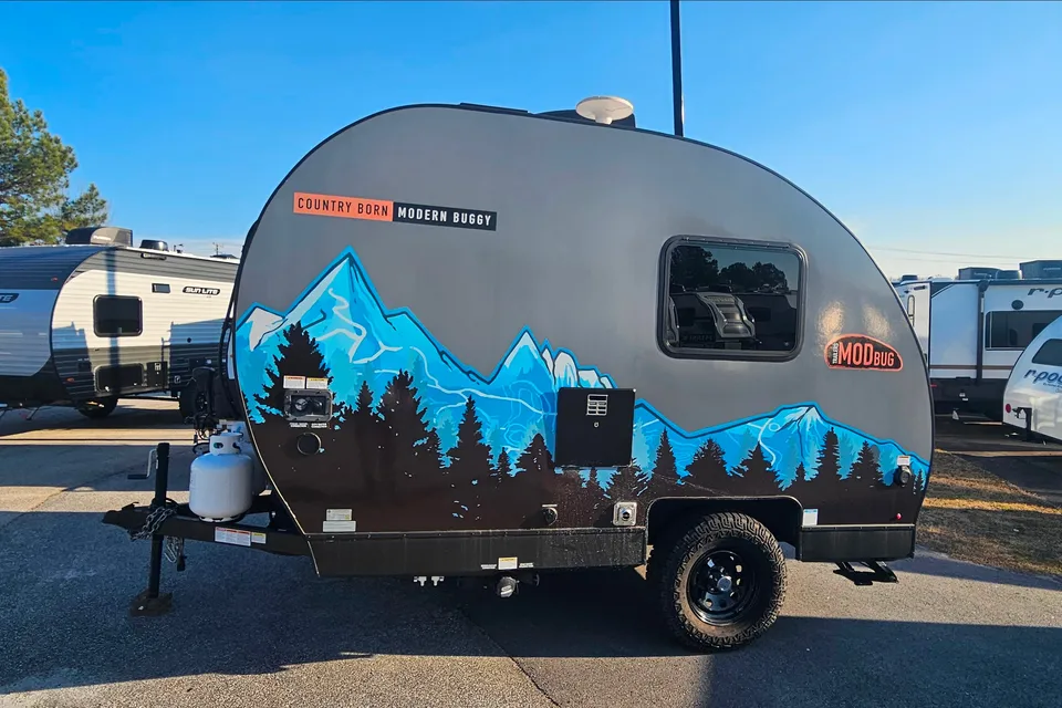 Clayton's Modern Buggy BB12 Travel Trailer