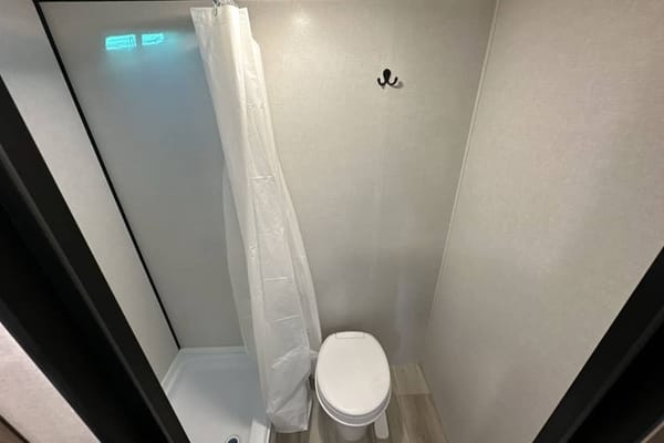 Robert's Coleman 17B Travel Trailer
