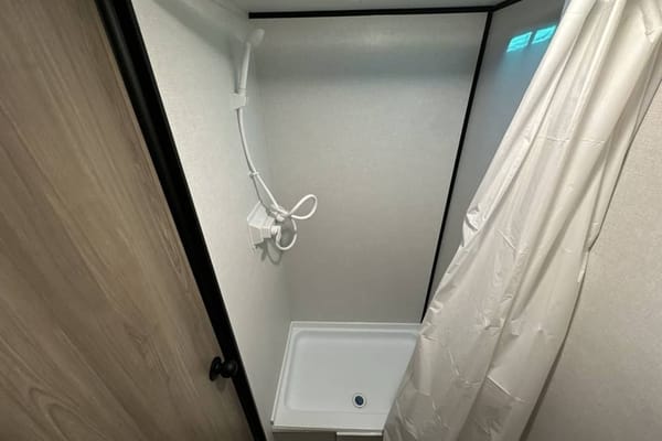 Robert's Coleman 17B Travel Trailer