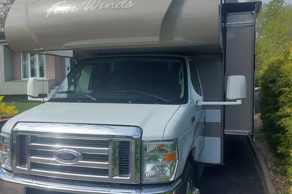 FourWinds 31 pieds Classe C 2015