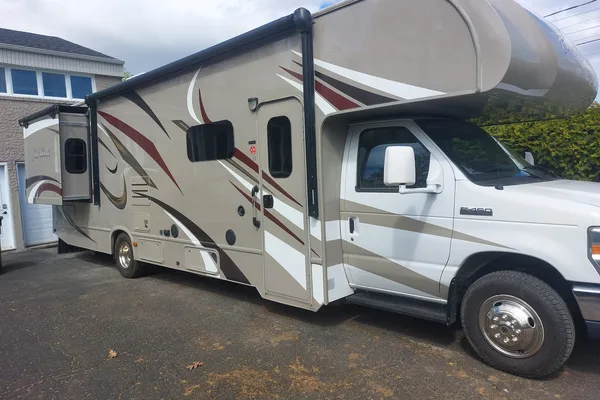 FourWinds 31 pieds Classe C 2015
