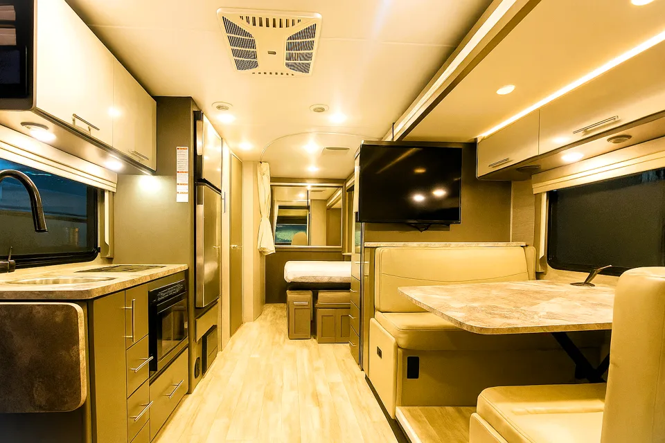 ✨ Taffy Vegas ✨ Sleek Capsule Coach – Slide-out, Sleeps 5, Easy Drive